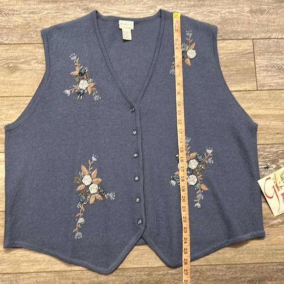 VINTAGE KORET Y2K 100% WOOL SWEATER VEST SZ 2X BLUE W/ BEADED AND SILKY FLOWERS - Picture 10 of 12